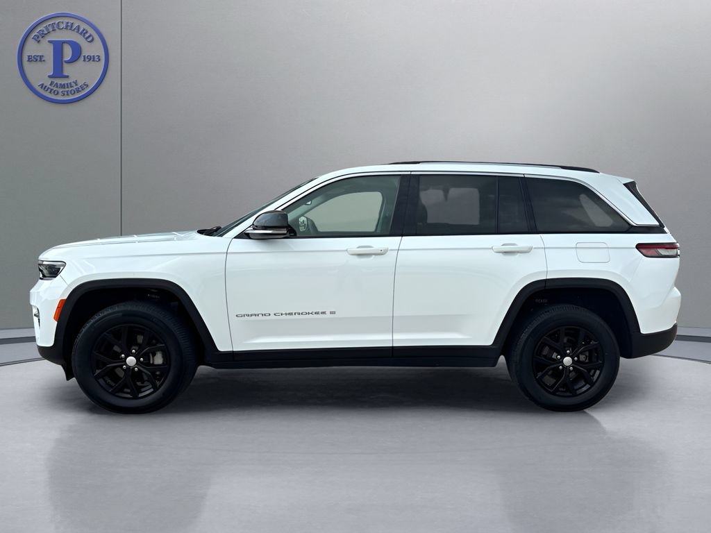 Used 2023 Jeep Grand Cherokee Limited AWD/4WD image 4