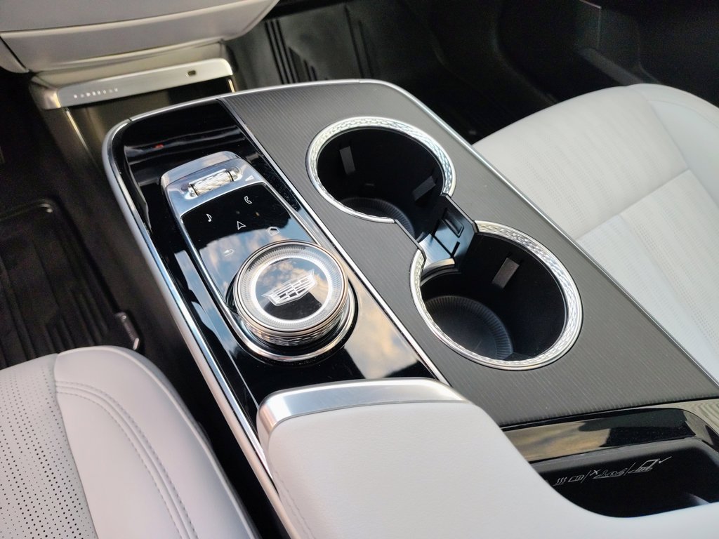 Used 2024 Cadillac Lyriq Luxury AWD/4WD image 28