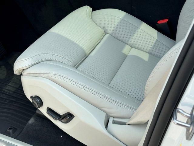 New 2026 Volvo XC90 B6 Ultra image 21