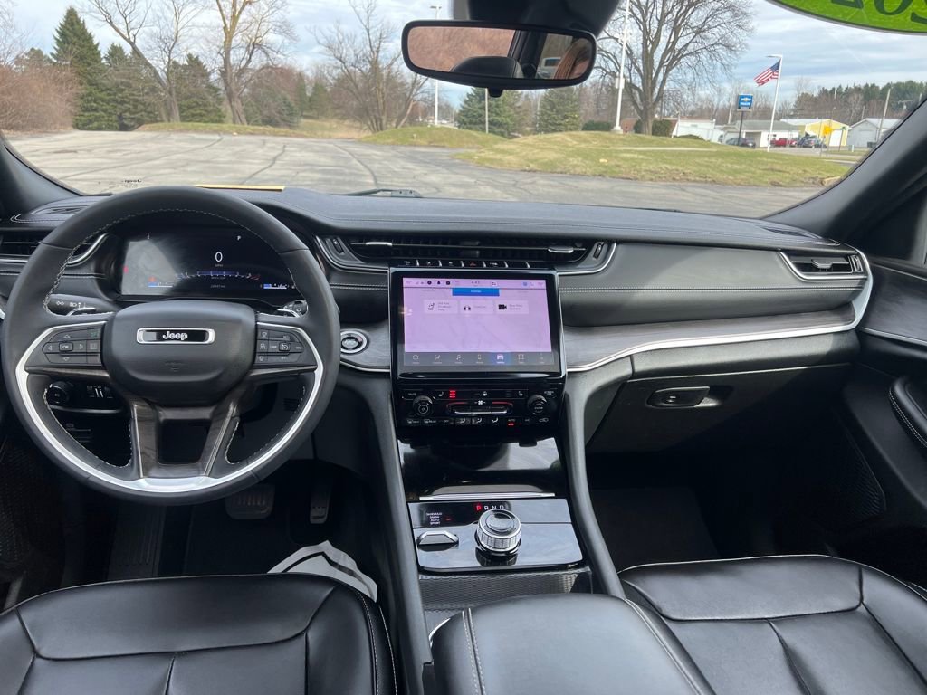 Used 2024 Jeep Grand Cherokee L Limited image 25