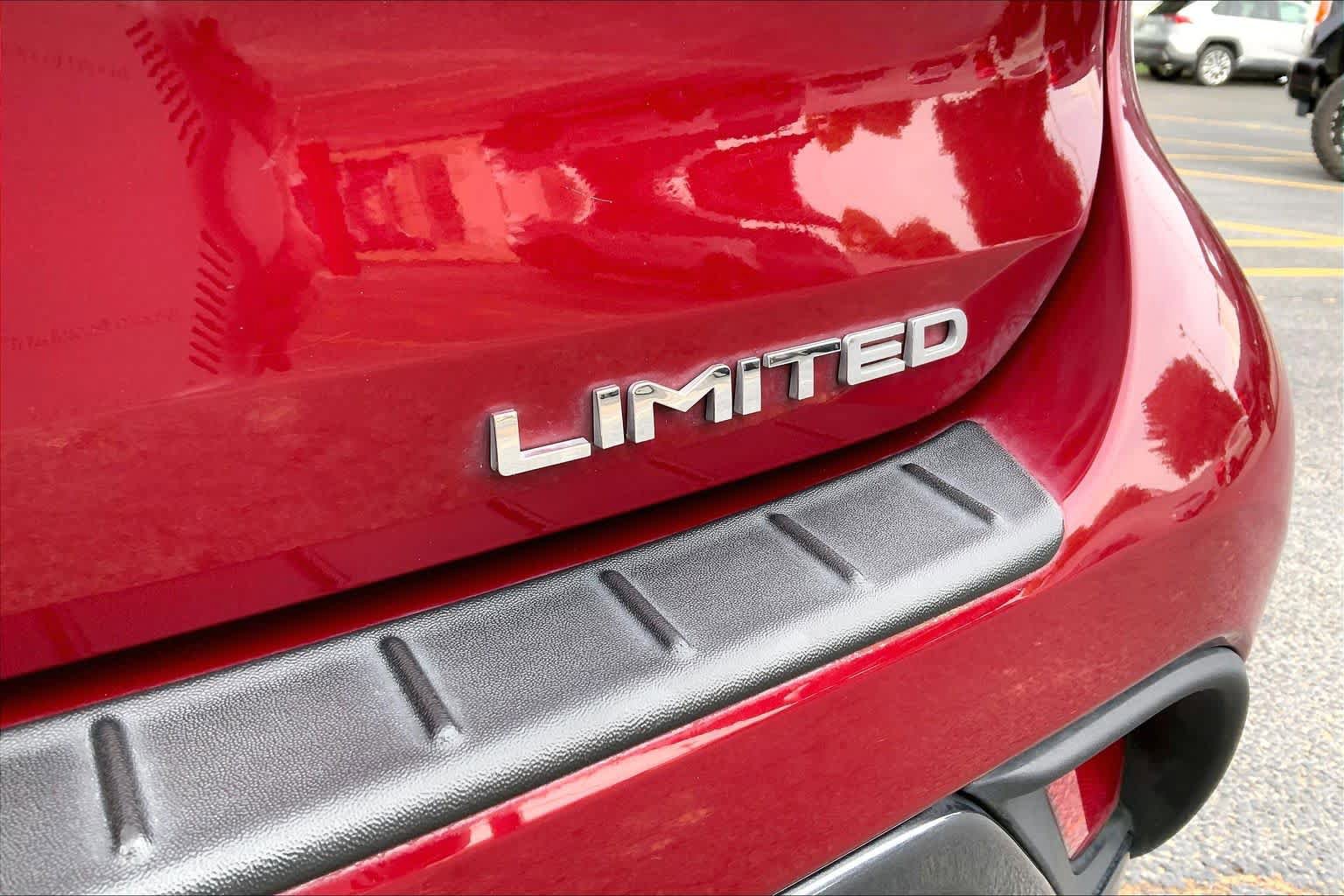 Used 2023 Toyota Highlander Limited FWD image 10