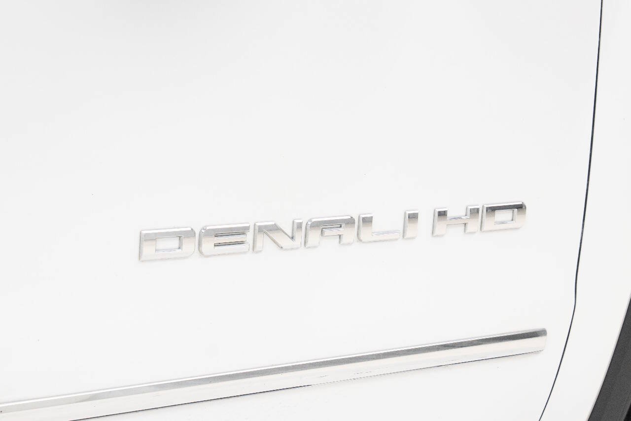Used 2018 GMC Sierra 3500 Denali w/ Duramax Plus Package AWD/4WD image 15
