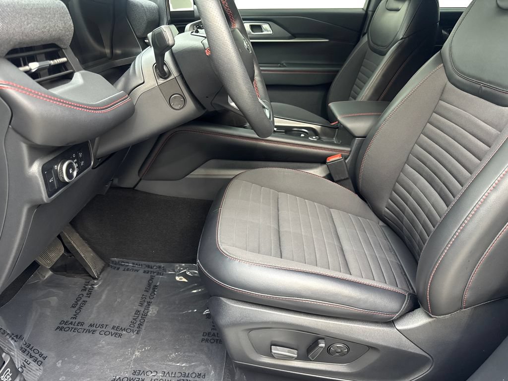 Used 2025 Ford Explorer ST-Line w/ Premium Package RWD image 21