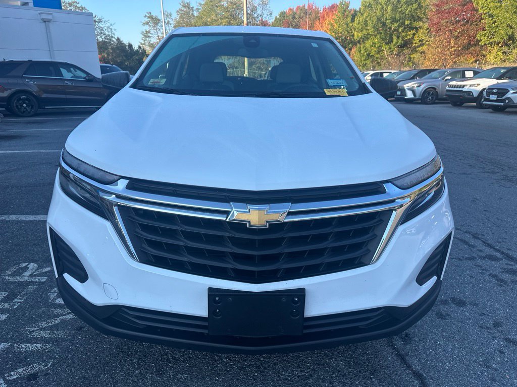 Used 2022 Chevrolet Equinox LS AWD/4WD image 2