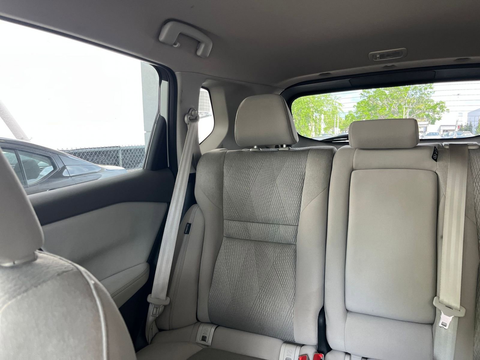 Used 2025 Nissan Rogue SV FWD image 40