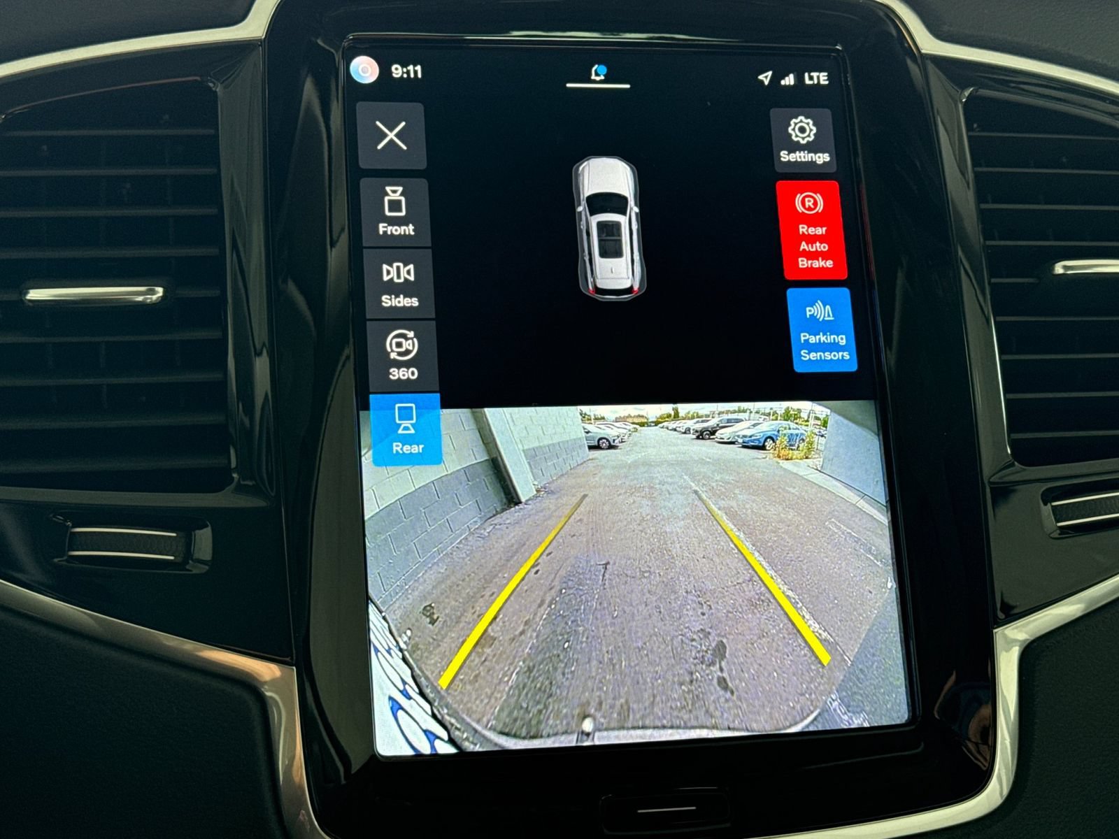 Certified 2023 Volvo XC90 T8 Ultimate AWD/4WD image 25
