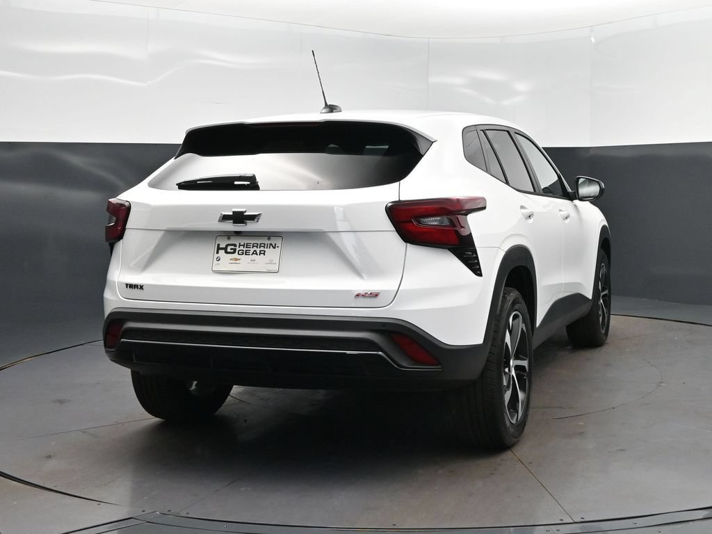 New 2026 Chevrolet Trax RS w/ Sunroof Package FWD image 7