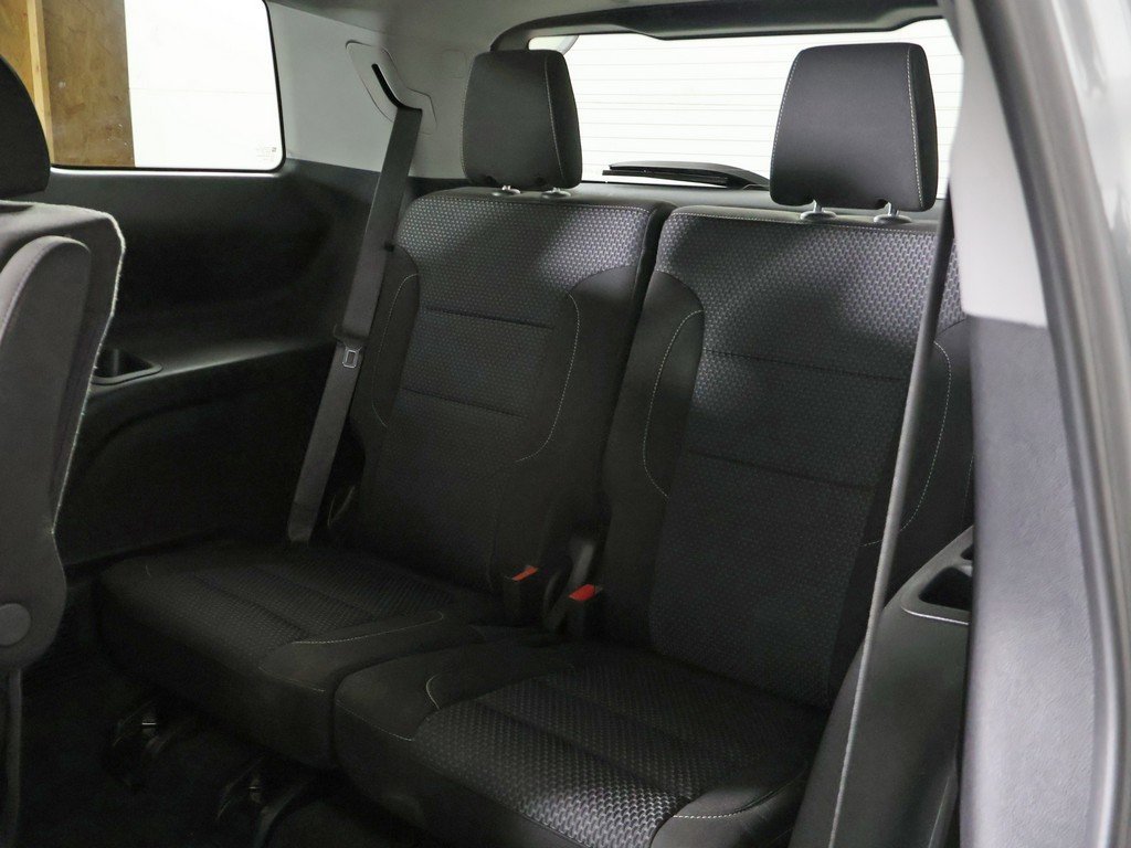 Used 2023 GMC Acadia SLE w/ Driver Convenience Package image 32