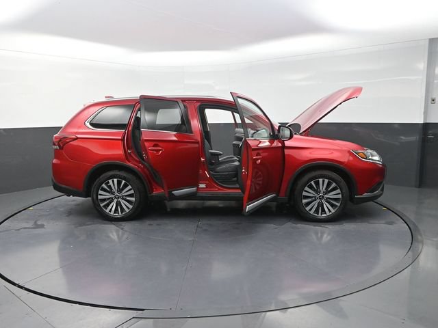 Used 2020 Mitsubishi Outlander SE AWD/4WD image 46