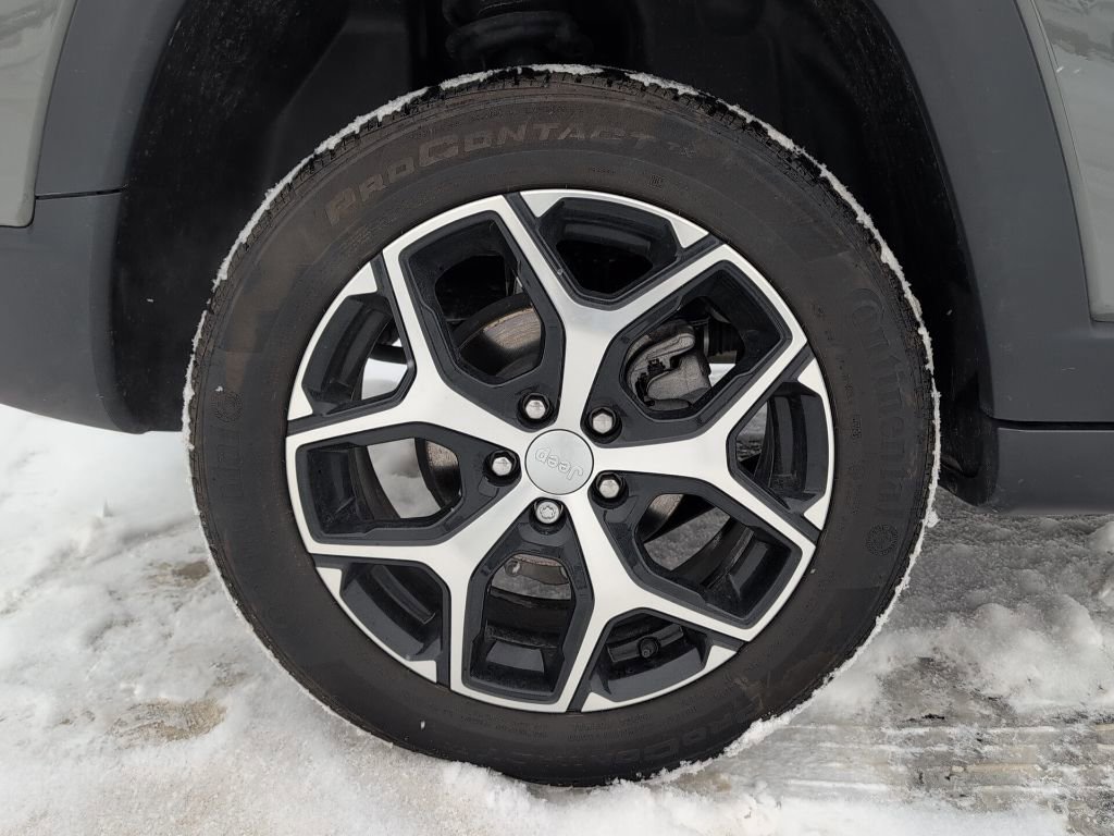 Used 2024 Jeep Compass Limited image 10