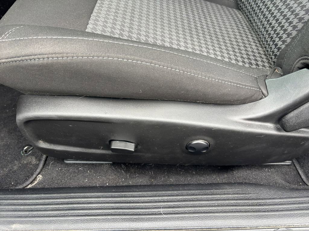 Used 2023 Dodge Challenger SXT w/ Cold Weather Group image 13