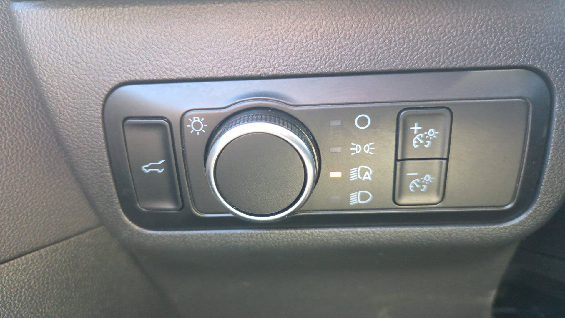 Used 2023 Ford Escape ST-Line w/ Tech Pack #1 AWD/4WD image 8
