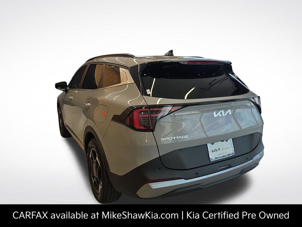 Certified 2026 Kia Sportage EX w/ EX Panorama Roof Package FWD image 4