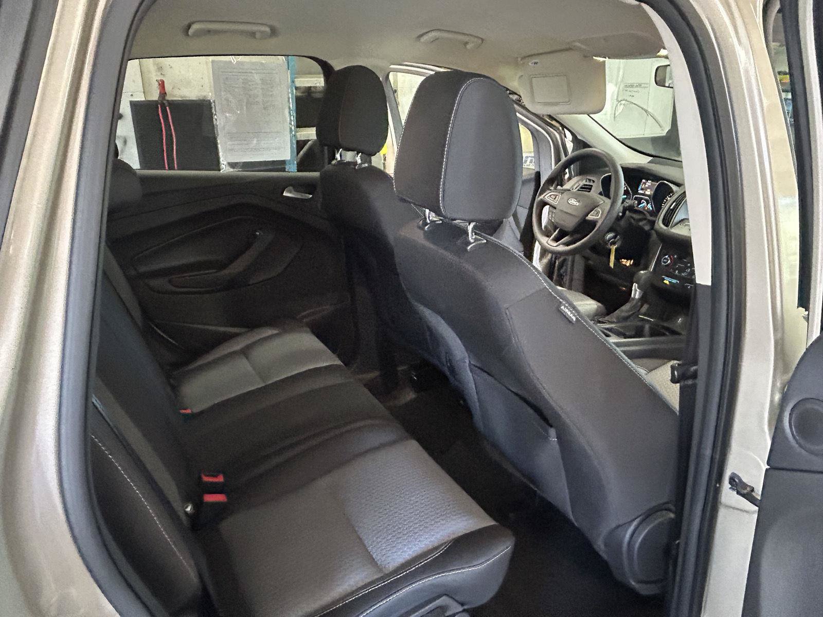 Used 2017 Ford Escape SE w/ Equipment Group 201A AWD/4WD image 19