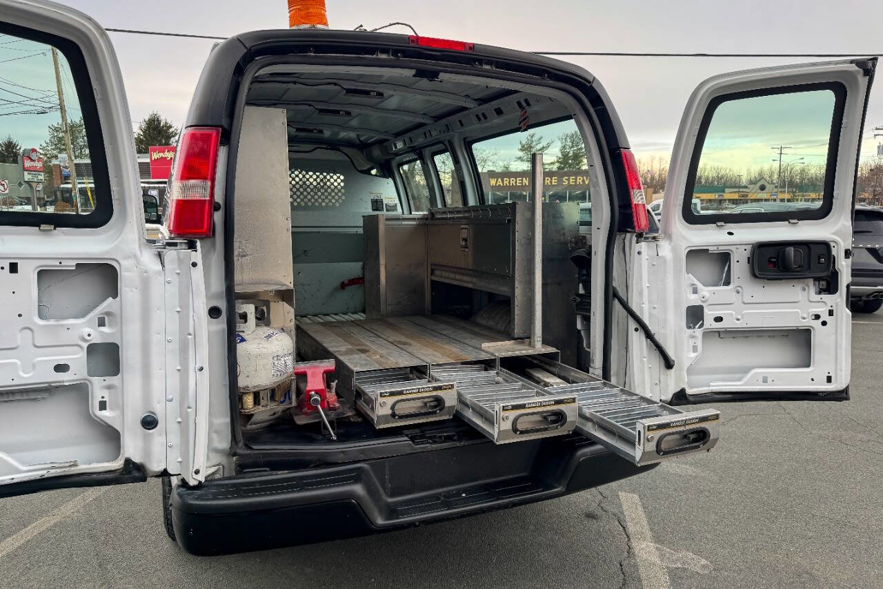 Used 2017 Chevrolet Express 2500 image 14