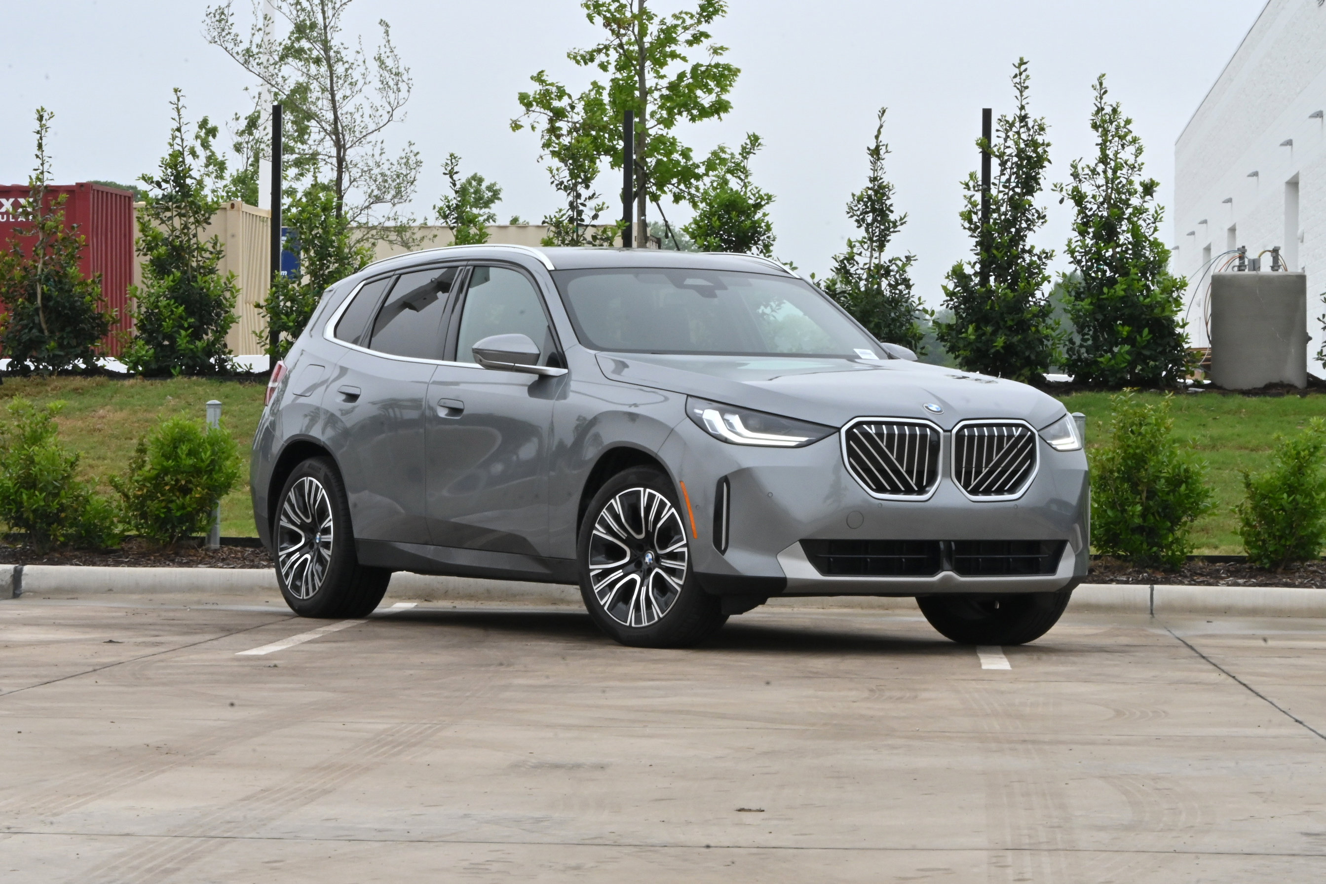 Used 2025 BMW X3 xDrive30i AWD/4WD image 2