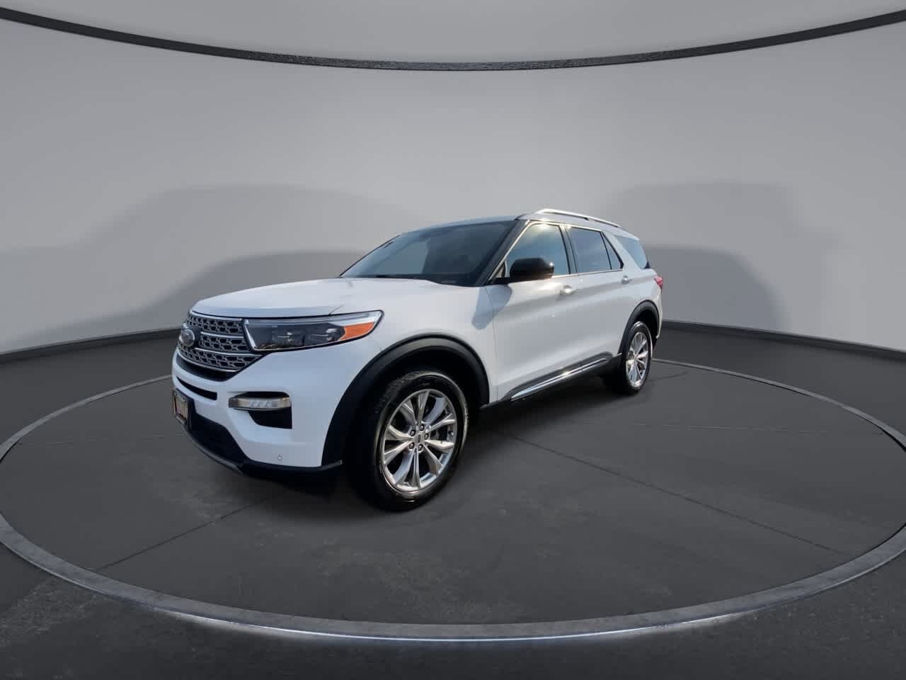 Used 2023 Ford Explorer Limited AWD/4WD image 4