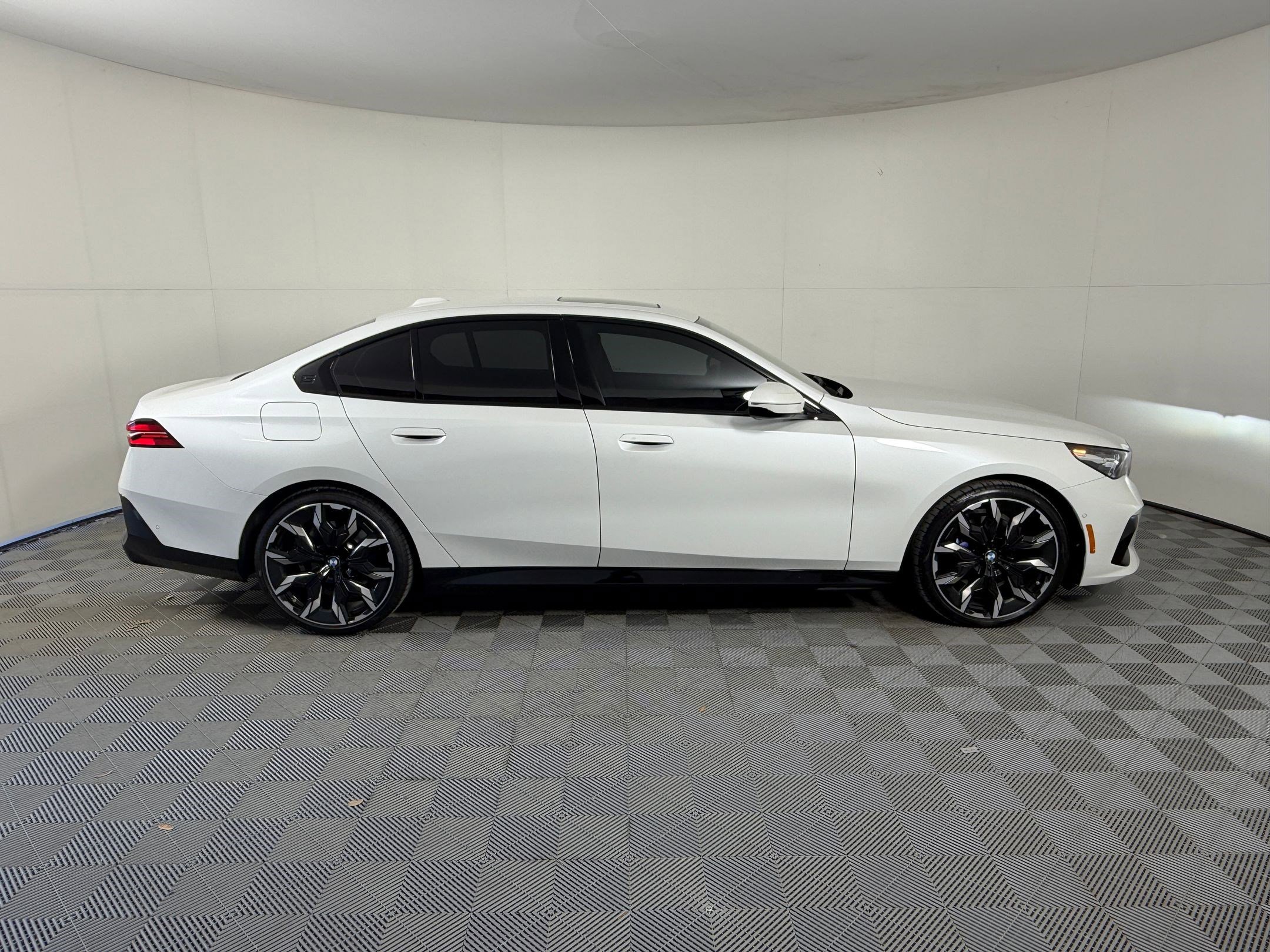 Certified 2025 BMW 530i w/ M Sport Package RWD image 8