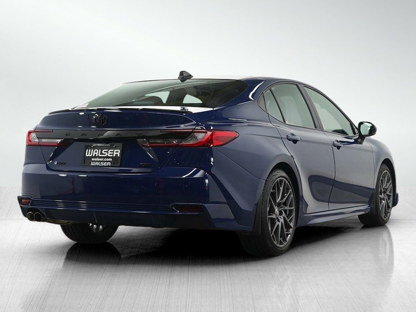 Used 2025 Toyota Camry XSE FWD image 5