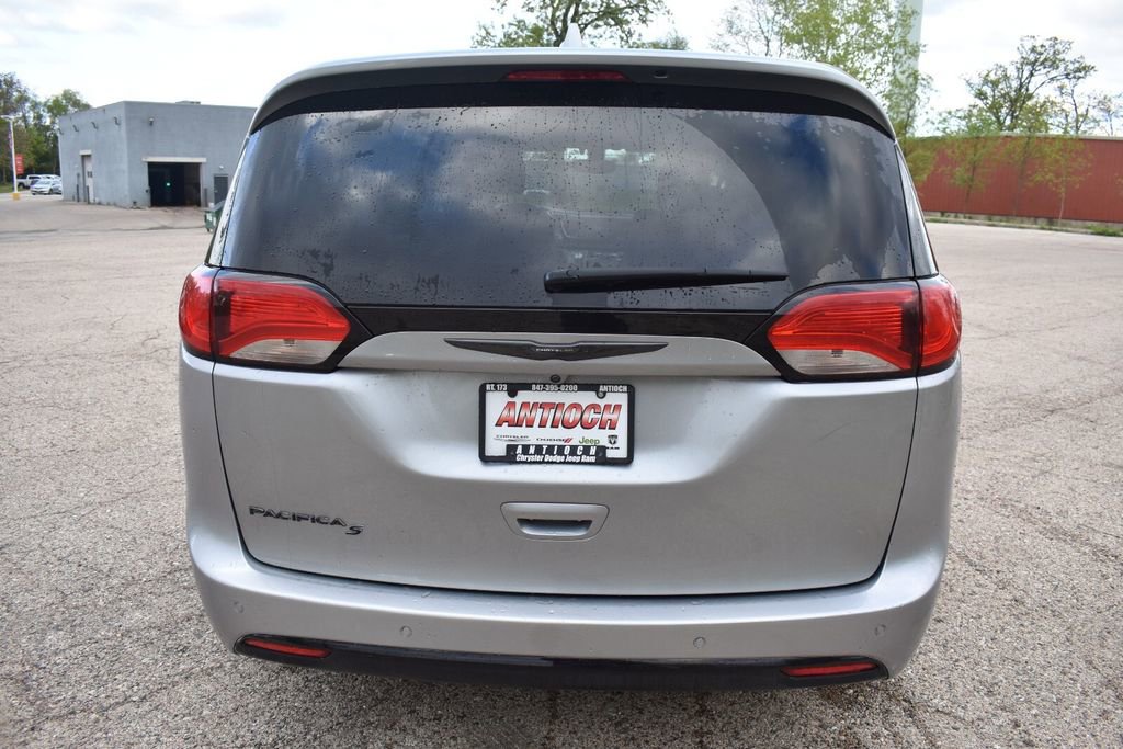 Used 2019 Chrysler Pacifica Touring Plus w/ S Appearance Package FWD image 7