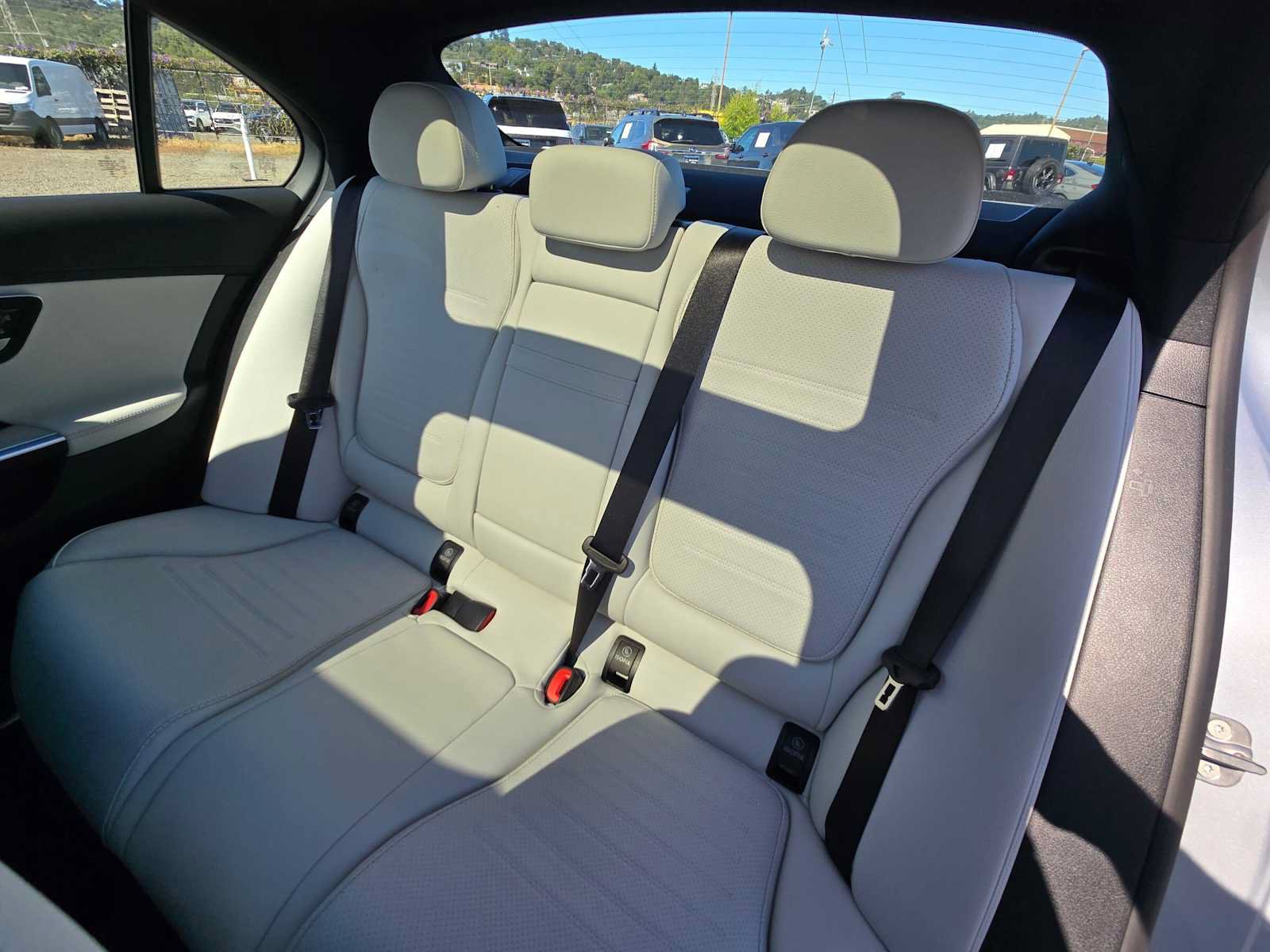 Used 2024 Mercedes-Benz C 300 Sedan image 17