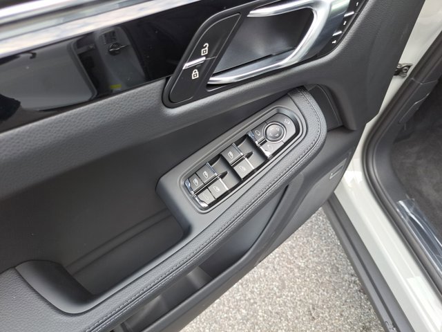 New 2026 Porsche Macan image 26