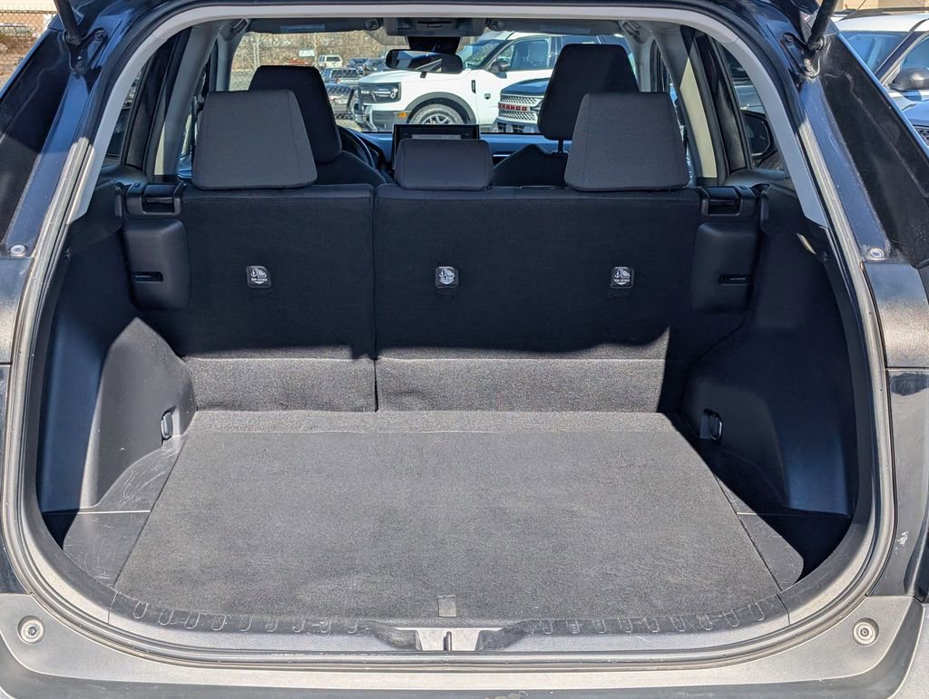 Used 2022 Toyota RAV4 XLE image 9