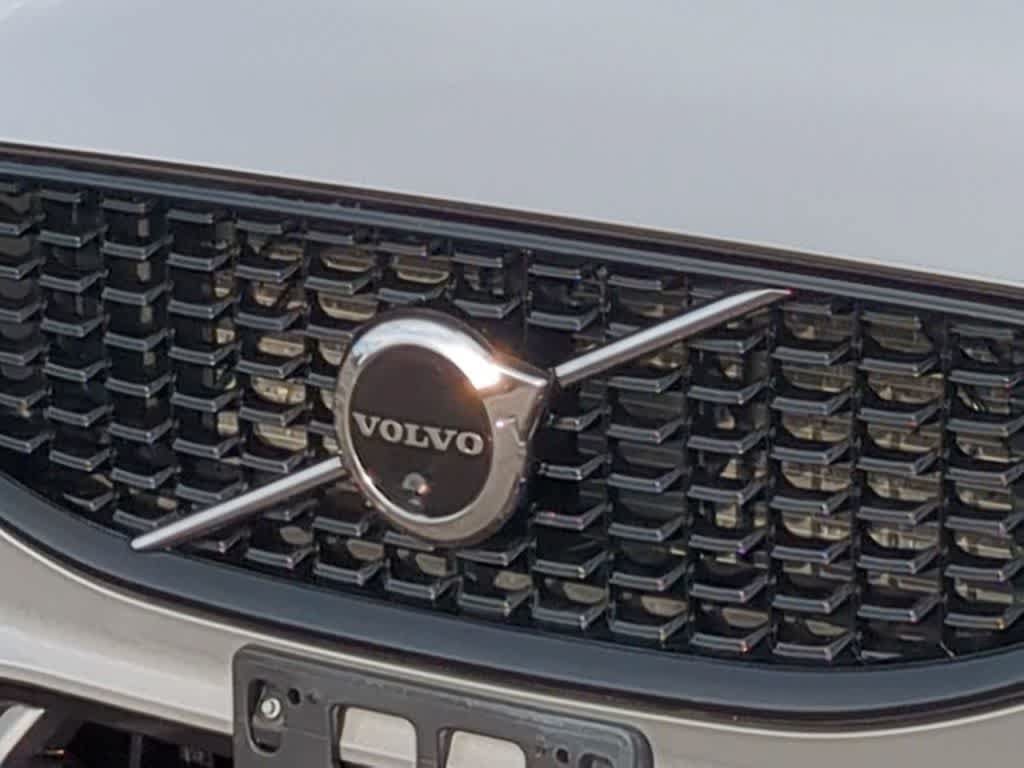 Certified 2023 Volvo XC60 B5 Plus w/ Climate Package AWD/4WD image 11