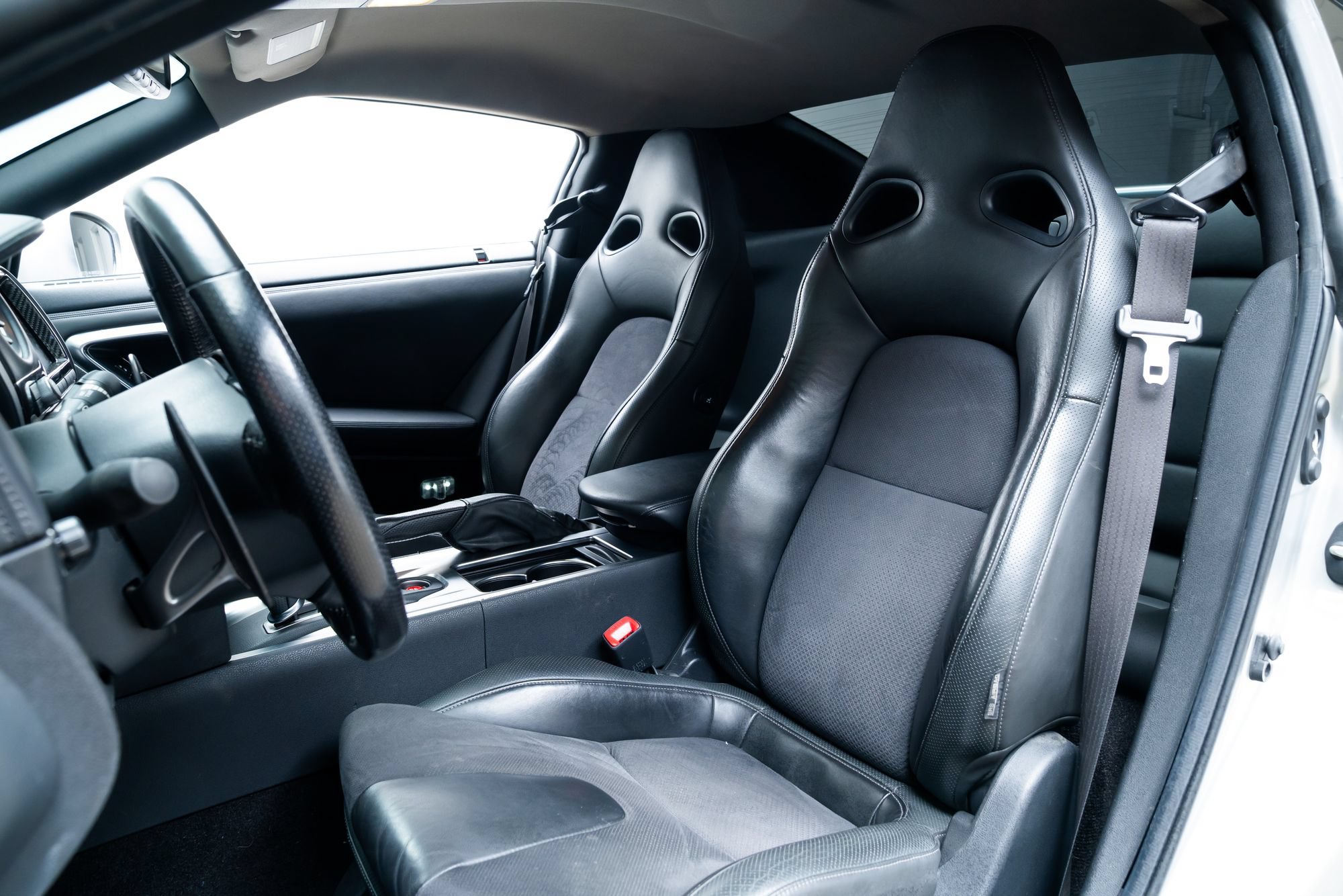 Used 2009 Nissan GT-R Premium AWD/4WD image 16