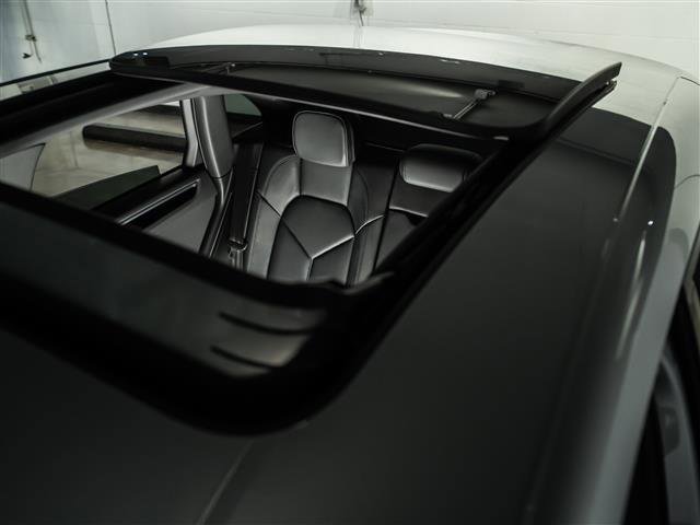 Certified 2025 Porsche Macan image 17