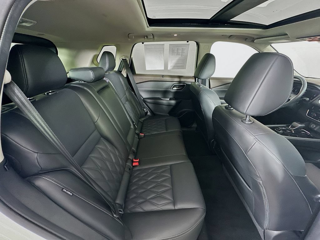Certified 2023 Nissan Rogue Platinum AWD/4WD image 35