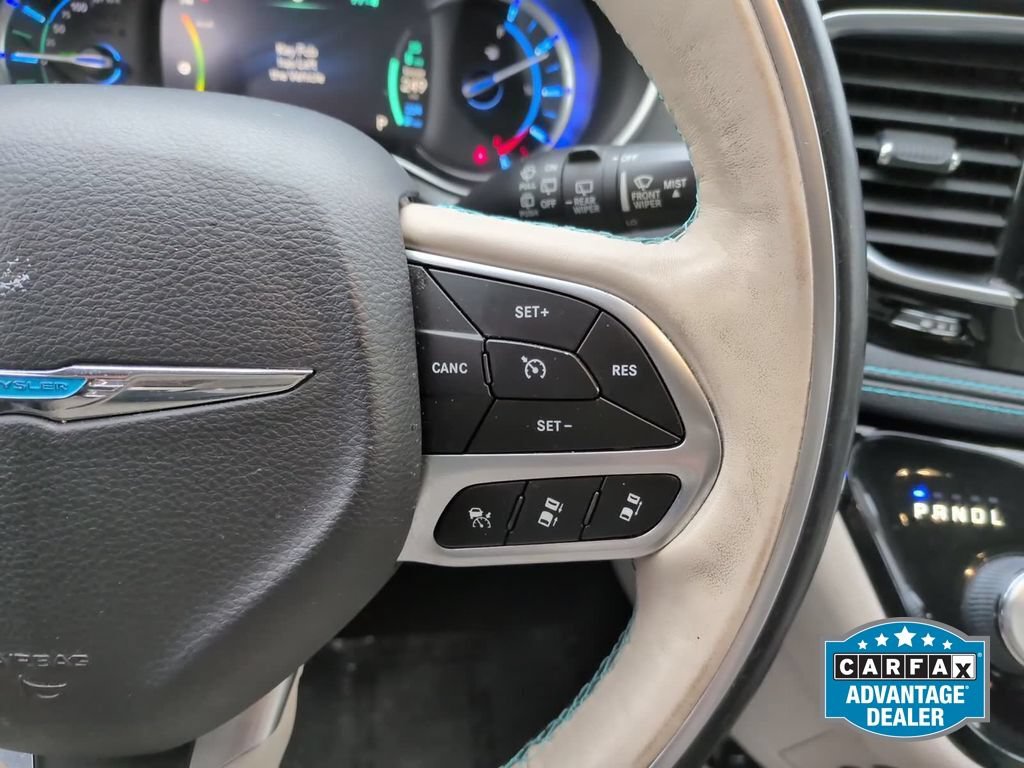 Used 2020 Chrysler Pacifica Limited w/ Advanced Safetytec Group FWD image 17