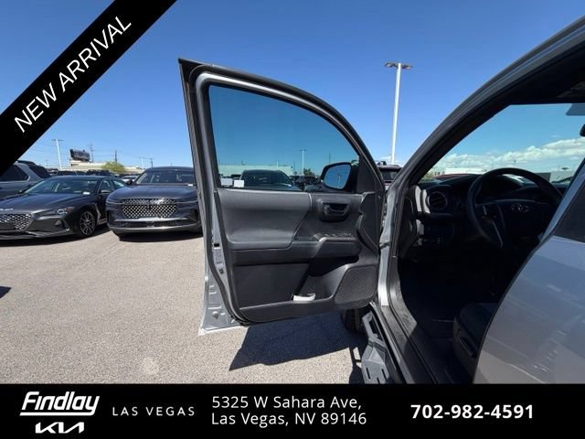 Used 2020 Toyota Tacoma TRD Off-Road w/ Technology Package RWD image 9