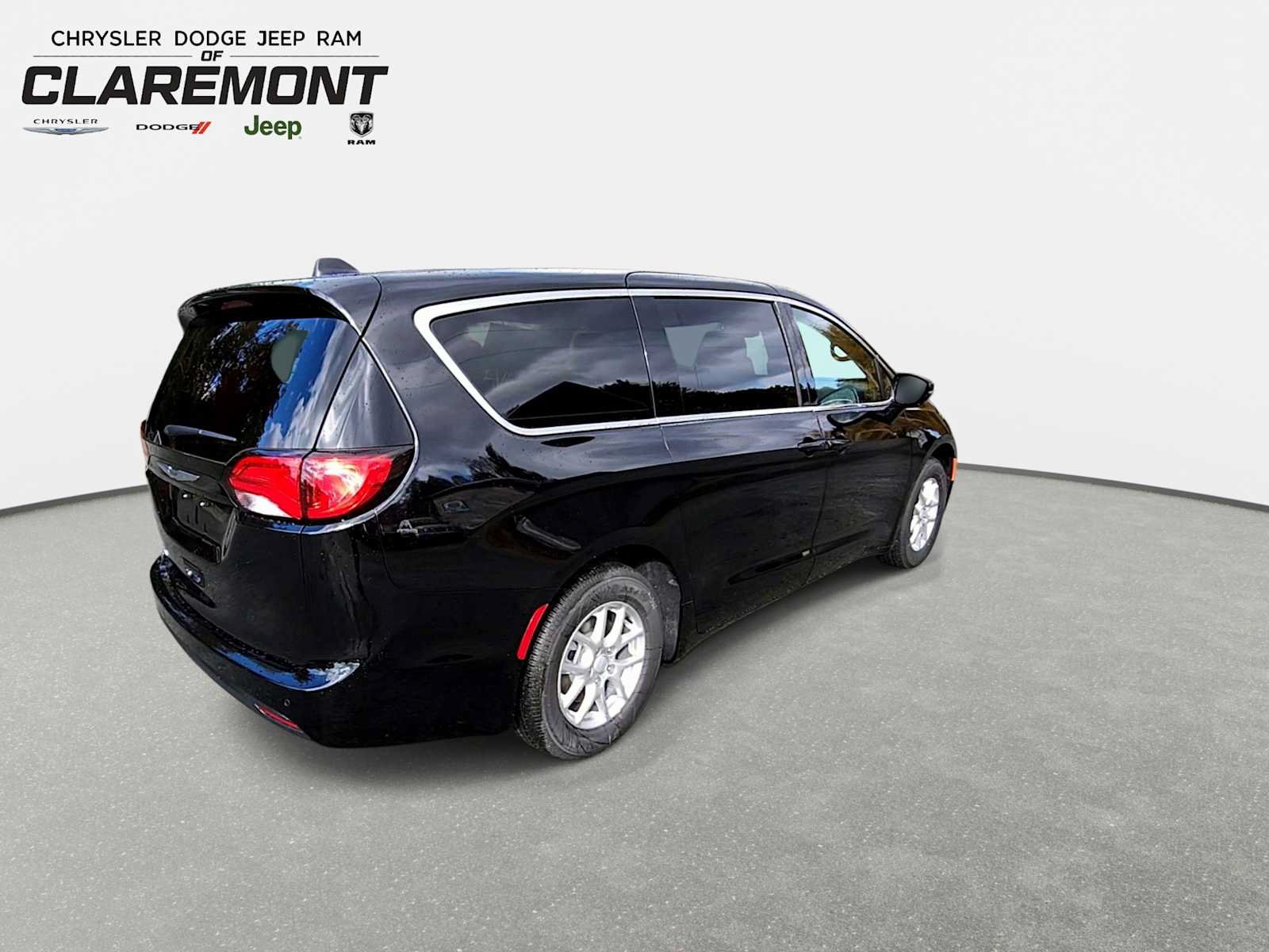 New 2027 Chrysler Pacifica LX FWD image 8