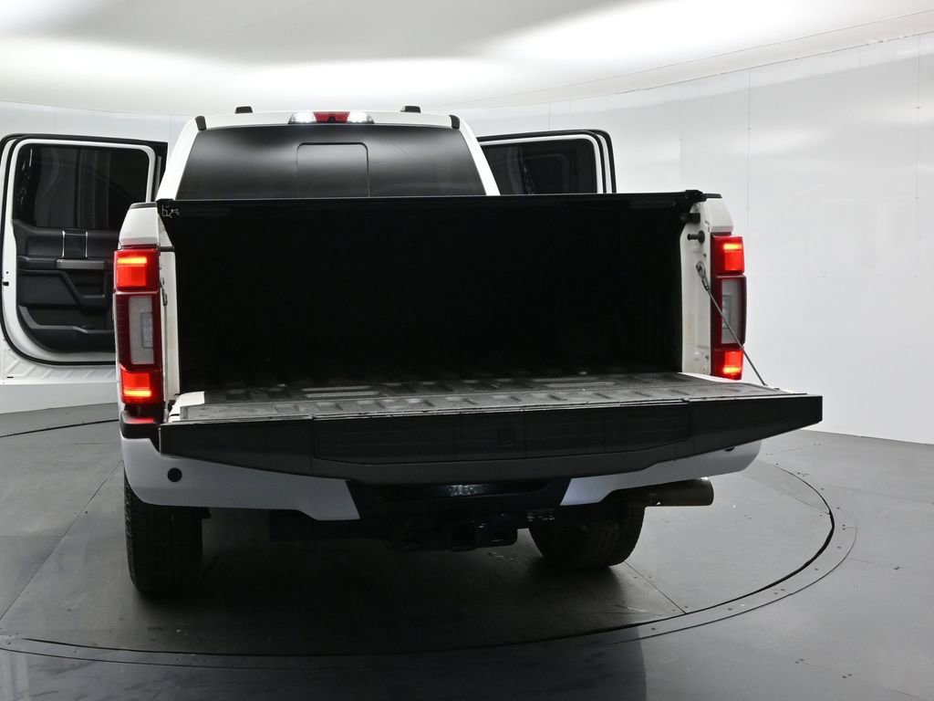 Used 2022 Ford F250 Platinum w/ FX4 Off-Road Package AWD/4WD image 31