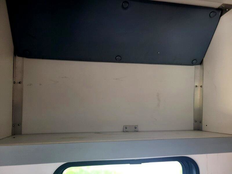 Used 1999 Ford E-450 and Econoline 450 image 36