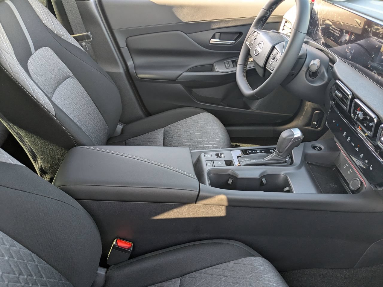New 2026 Nissan Sentra SV w/ SV Convenience Package FWD image 30