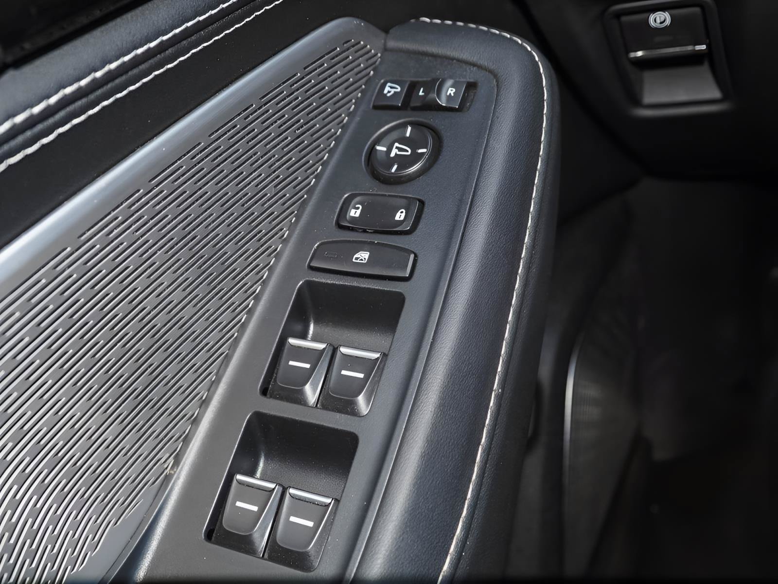 Used 2023 Acura MDX SH-AWD w/ Advance Package image 32