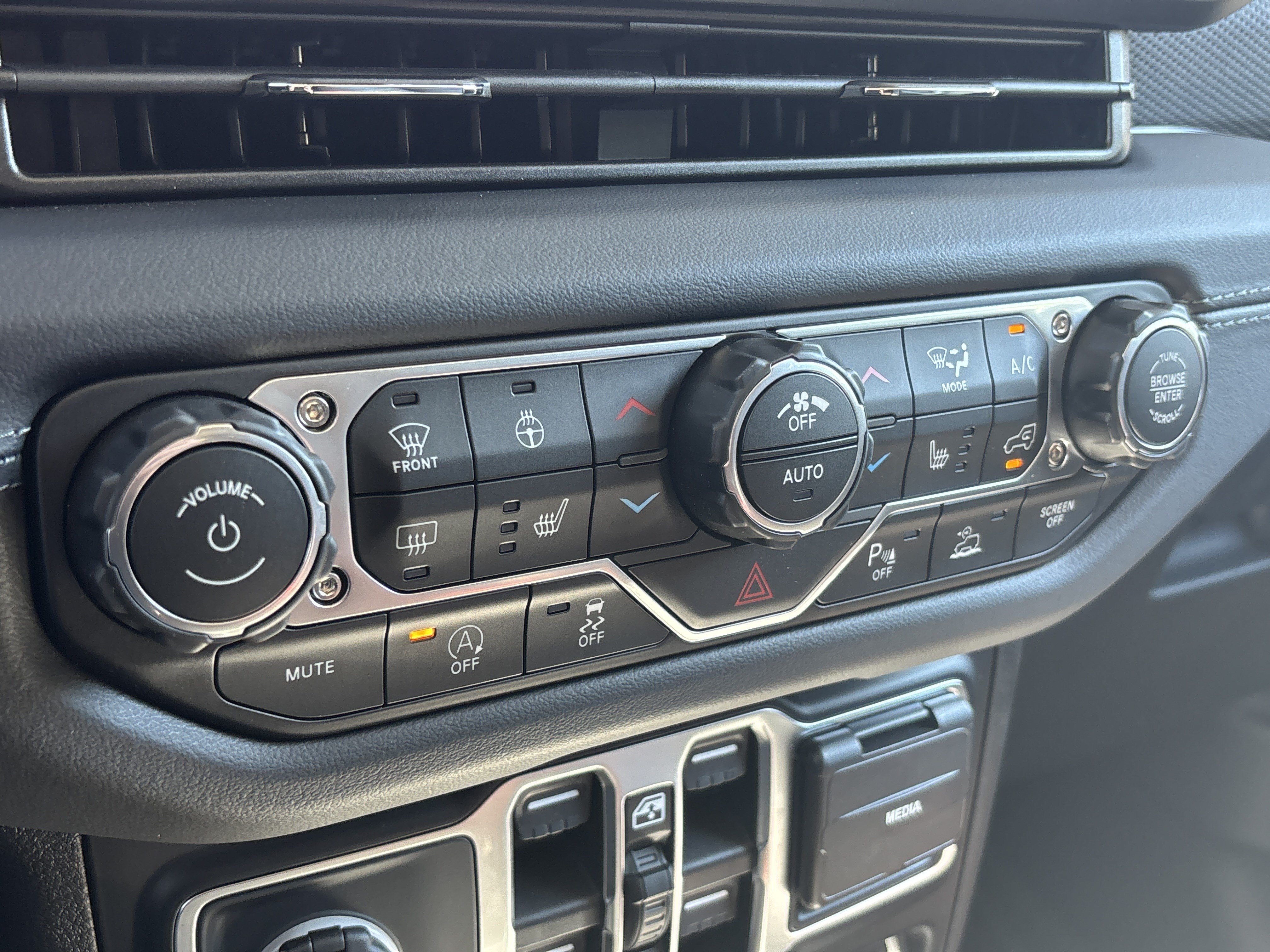 New 2026 Jeep Gladiator Rubicon AWD/4WD image 26
