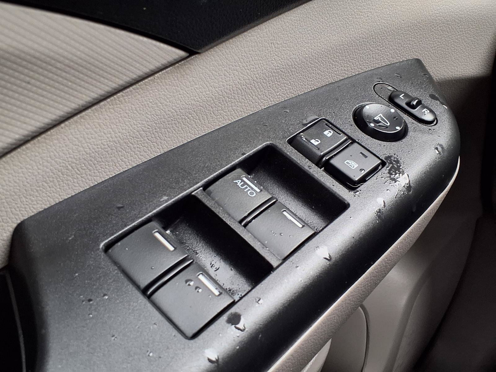 Used 2014 Honda CR-V LX image 10