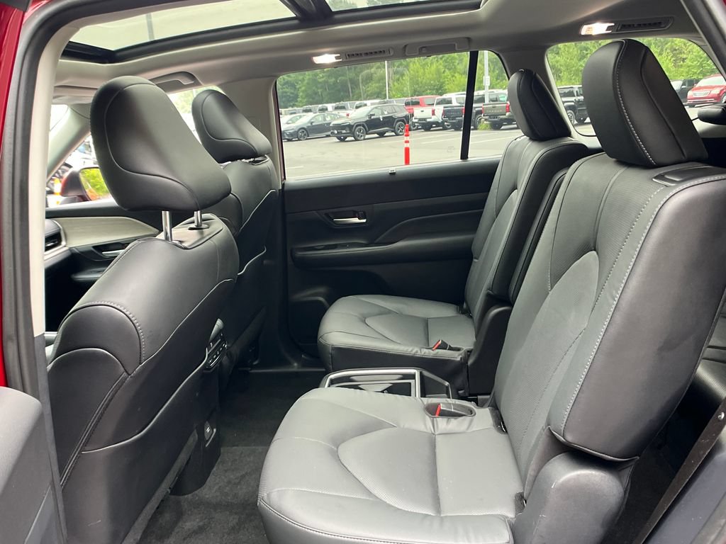 Used 2024 Toyota Grand Highlander AWD Hybrid image 22