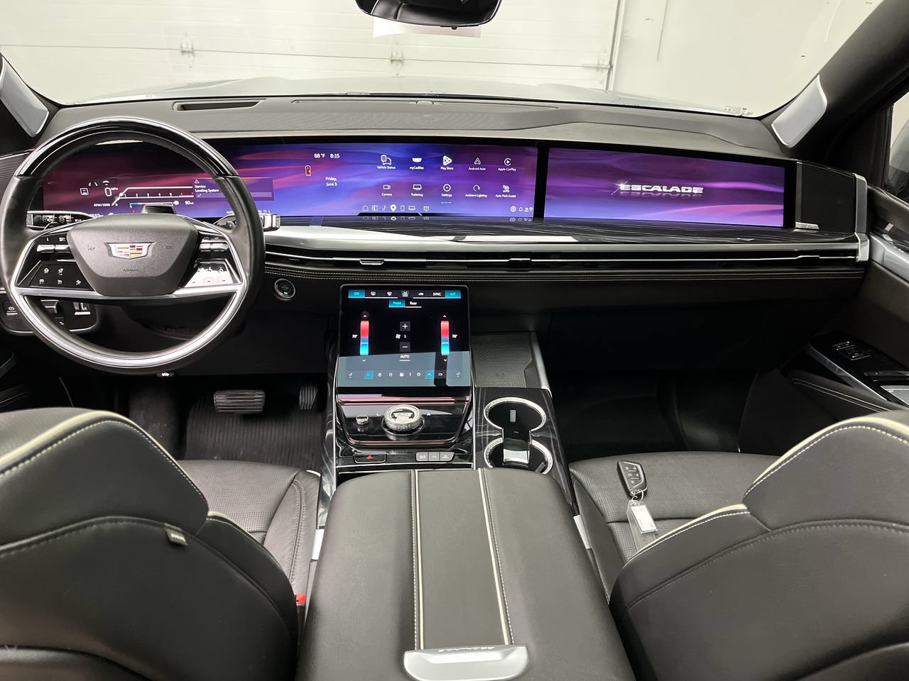 Certified 2025 Cadillac Escalade ESV Sport w/ Touring Package AWD/4WD image 4