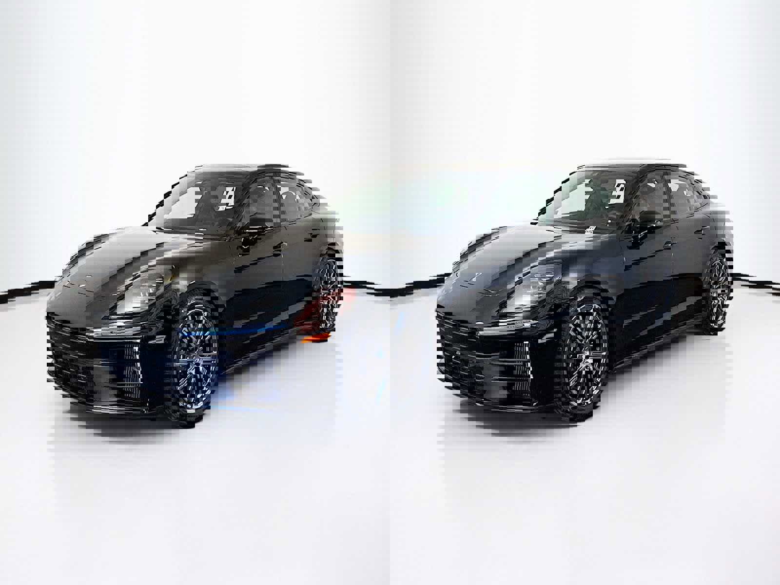New 2025 Porsche Panamera 4 image 1