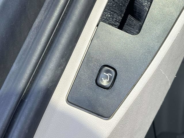 Used 2014 Chrysler Town & Country Touring-L w/ Driver Convenience Group FWD image 22