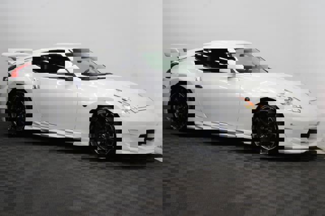 Used 2016 Nissan 370Z w/ Sport Package image 3