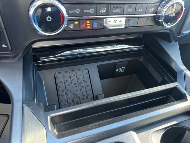 New 2026 Ford F250 Lariat w/ Chrome Package image 41