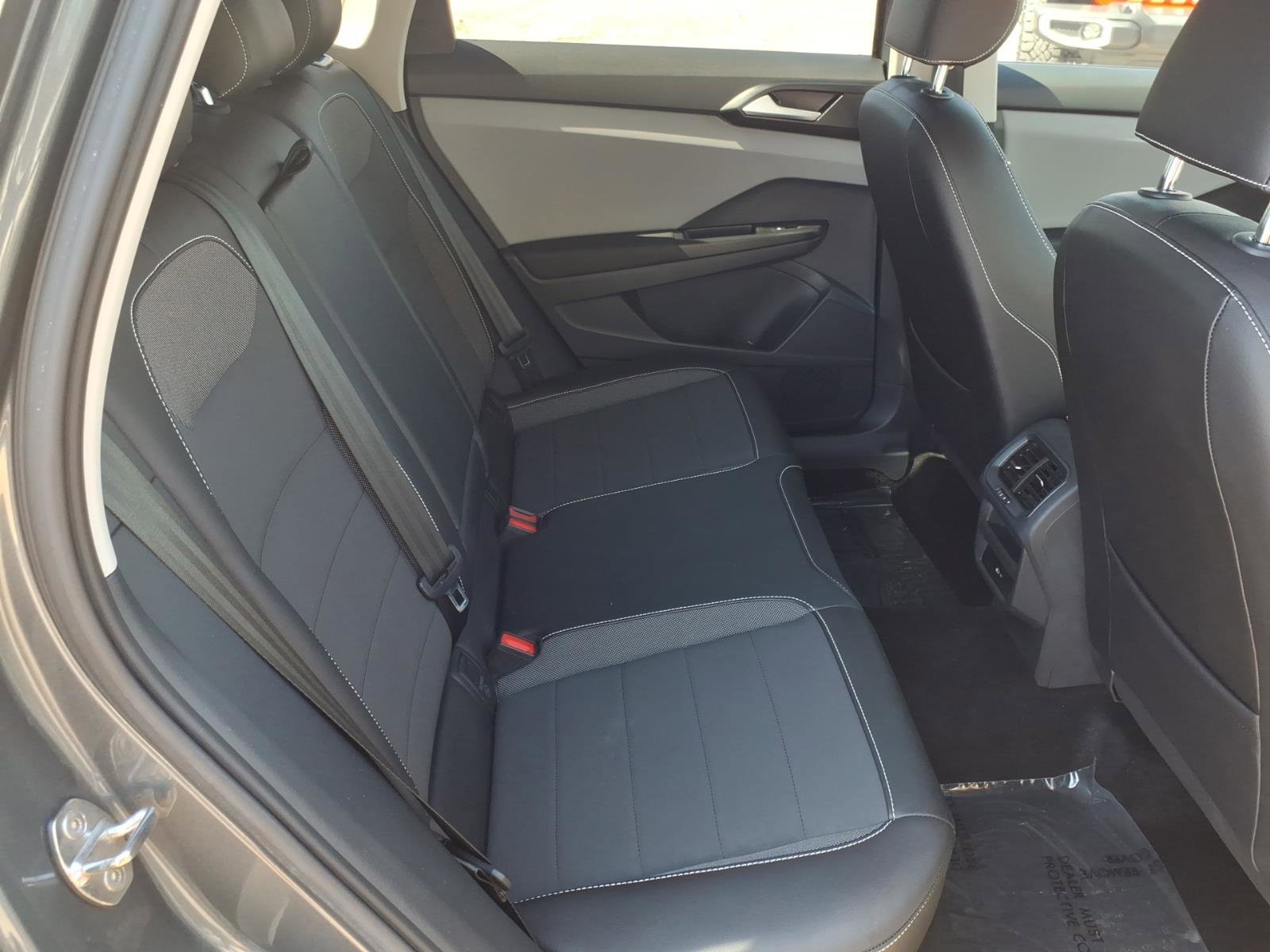 Certified 2023 Volkswagen Taos SE w/ Black Wheel Package image 13