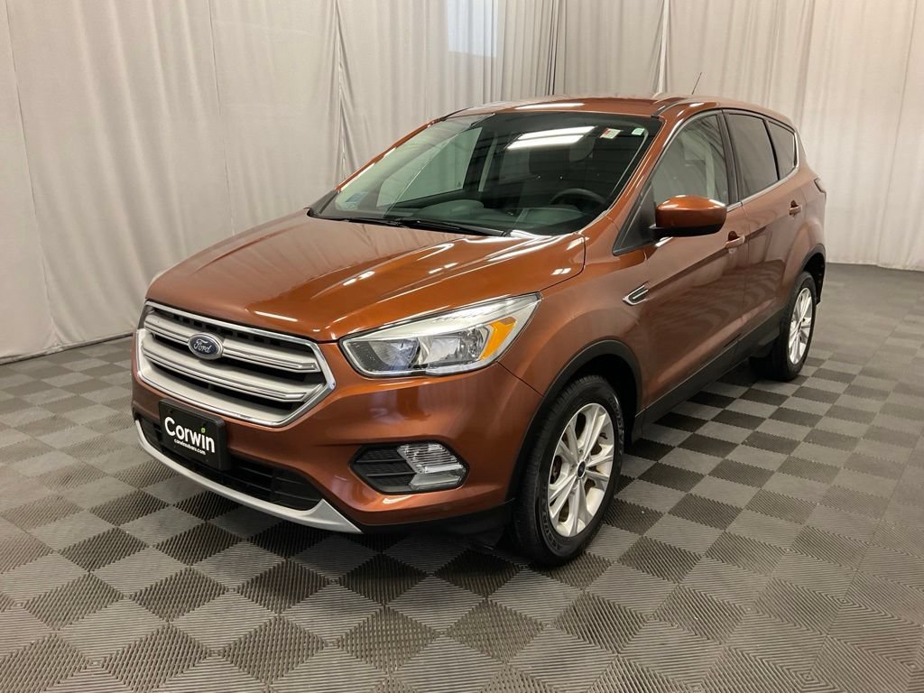 Used 2017 Ford Escape SE w/ SE Cold Weather Package AWD/4WD image 5