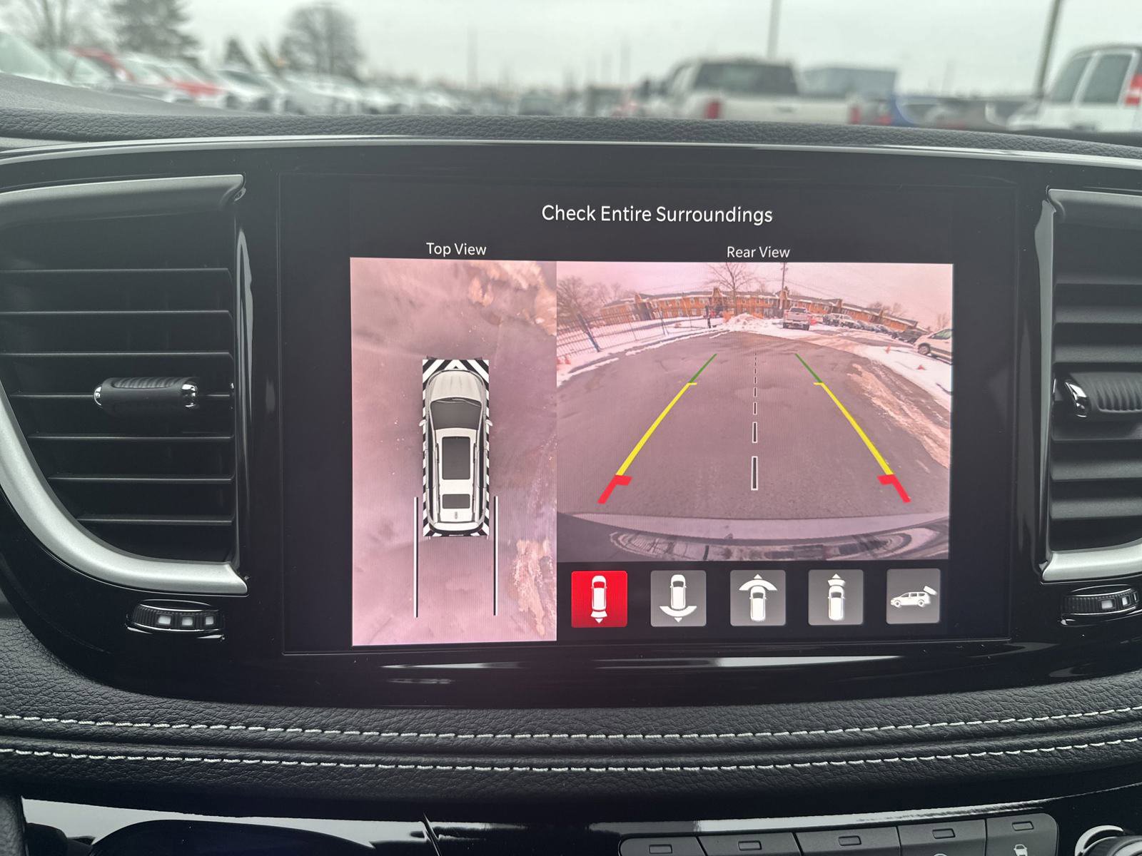 New 2025 Chrysler Pacifica Select image 28