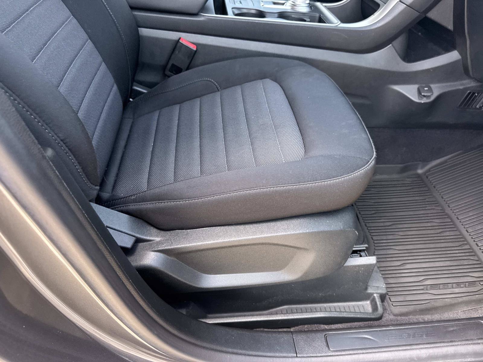 Used 2022 Ford Edge SE AWD/4WD image 11